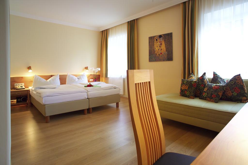 Hotel & Restaurant Ragginger Attersee Nussdorf am Attersee Værelse billede